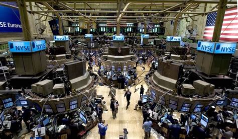 Electronic stock market exchange .